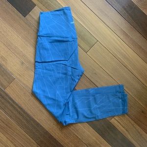 Paragon Fitwear patterned leggings size medium barely worn